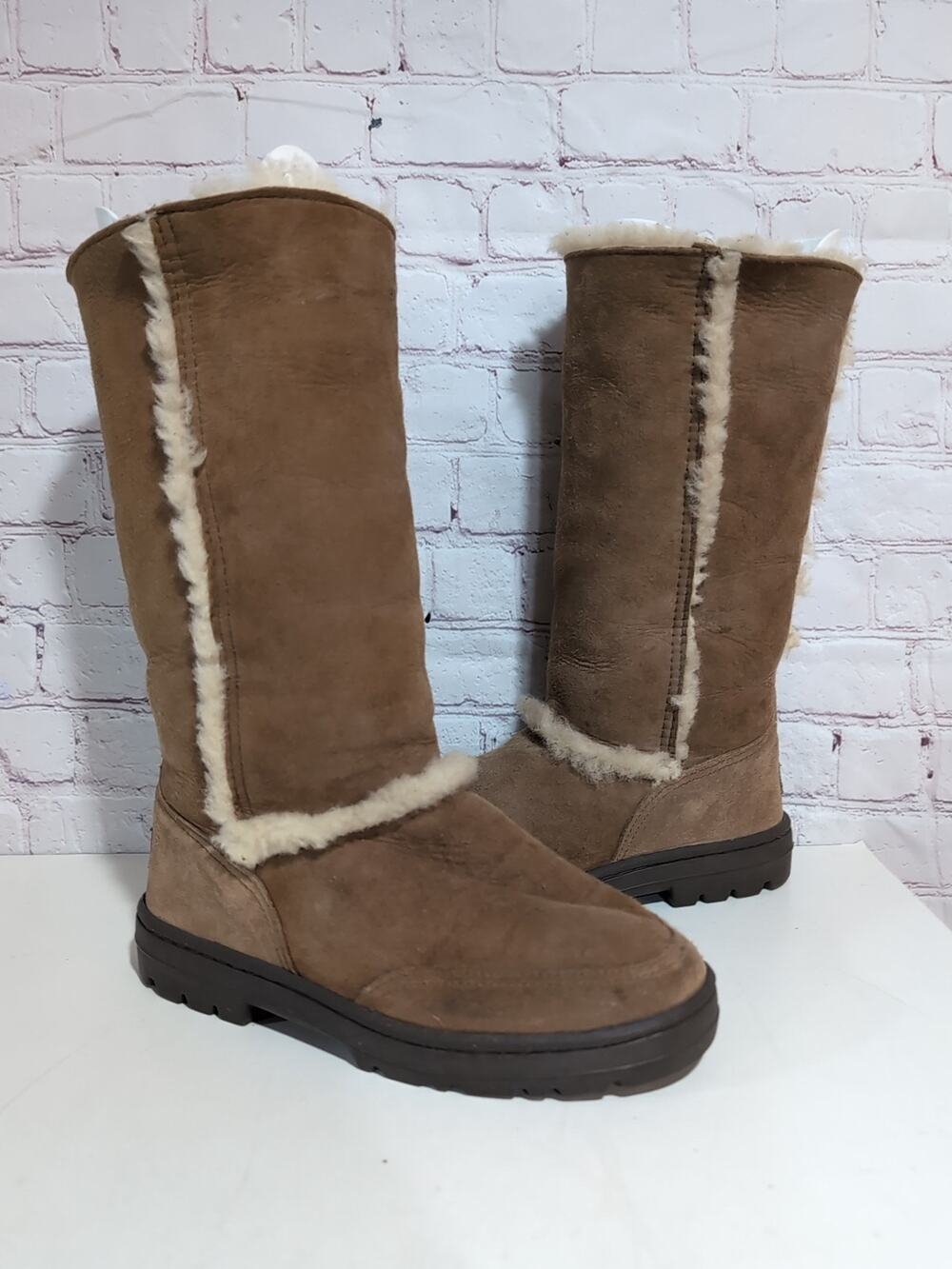 UGG SUNDANCE II REVIVAL US 7 TALL CHESTNUT Vintage New Zealand Boots Shearling